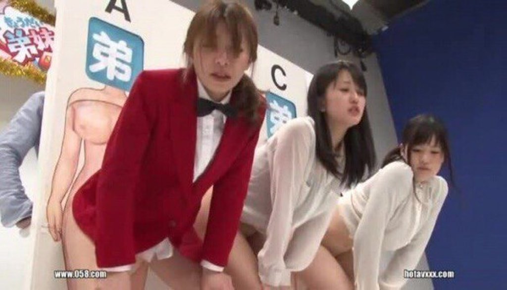 Скачать Японское Секс Шоу Угадай Сестру Маму
